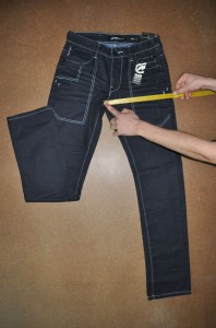 Blugi Ecko Unlimited - latimea pe un picior sus Blugi Ecko Unlimited - latimea pe un picior sus